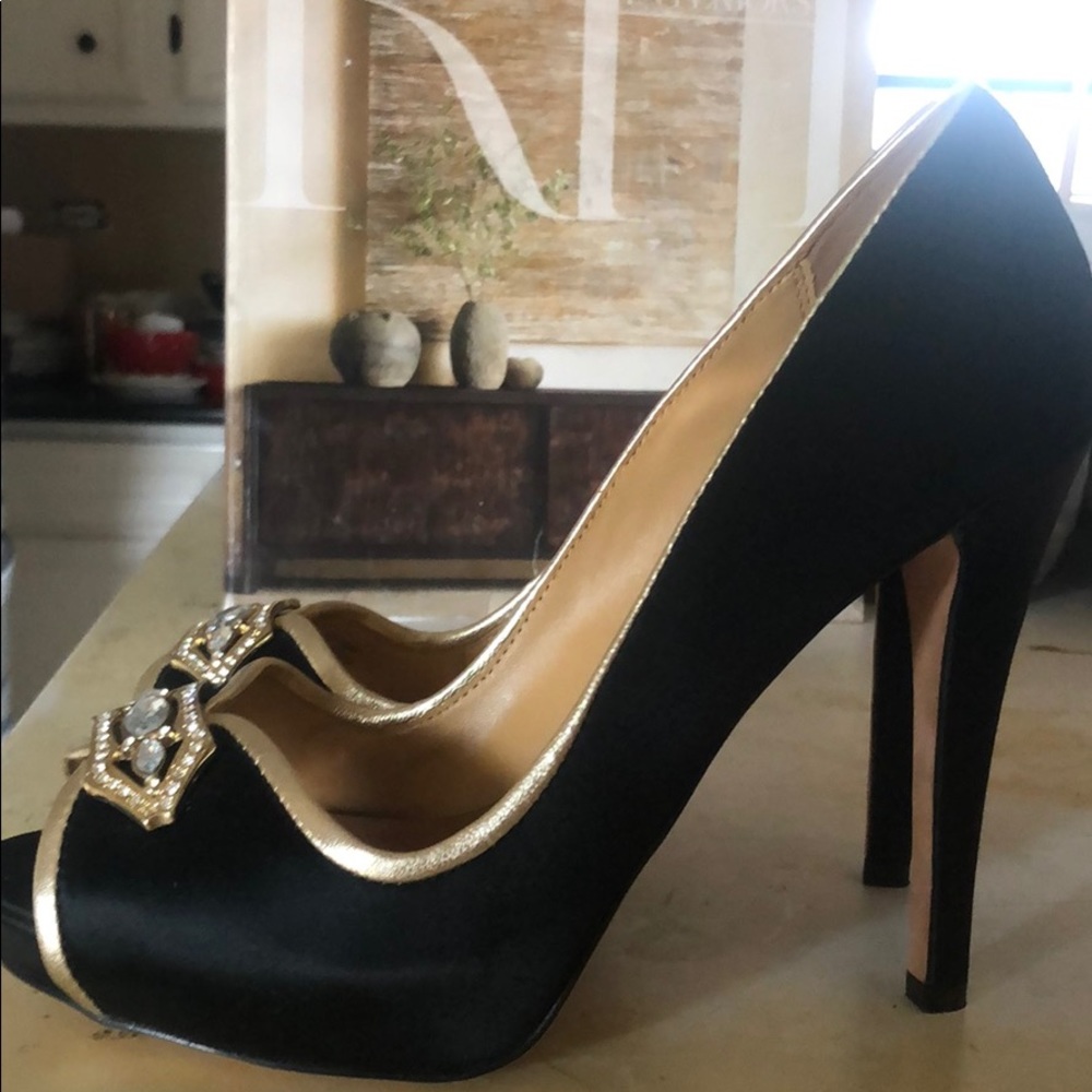 Badgley Mischka black satin pumps gold trim